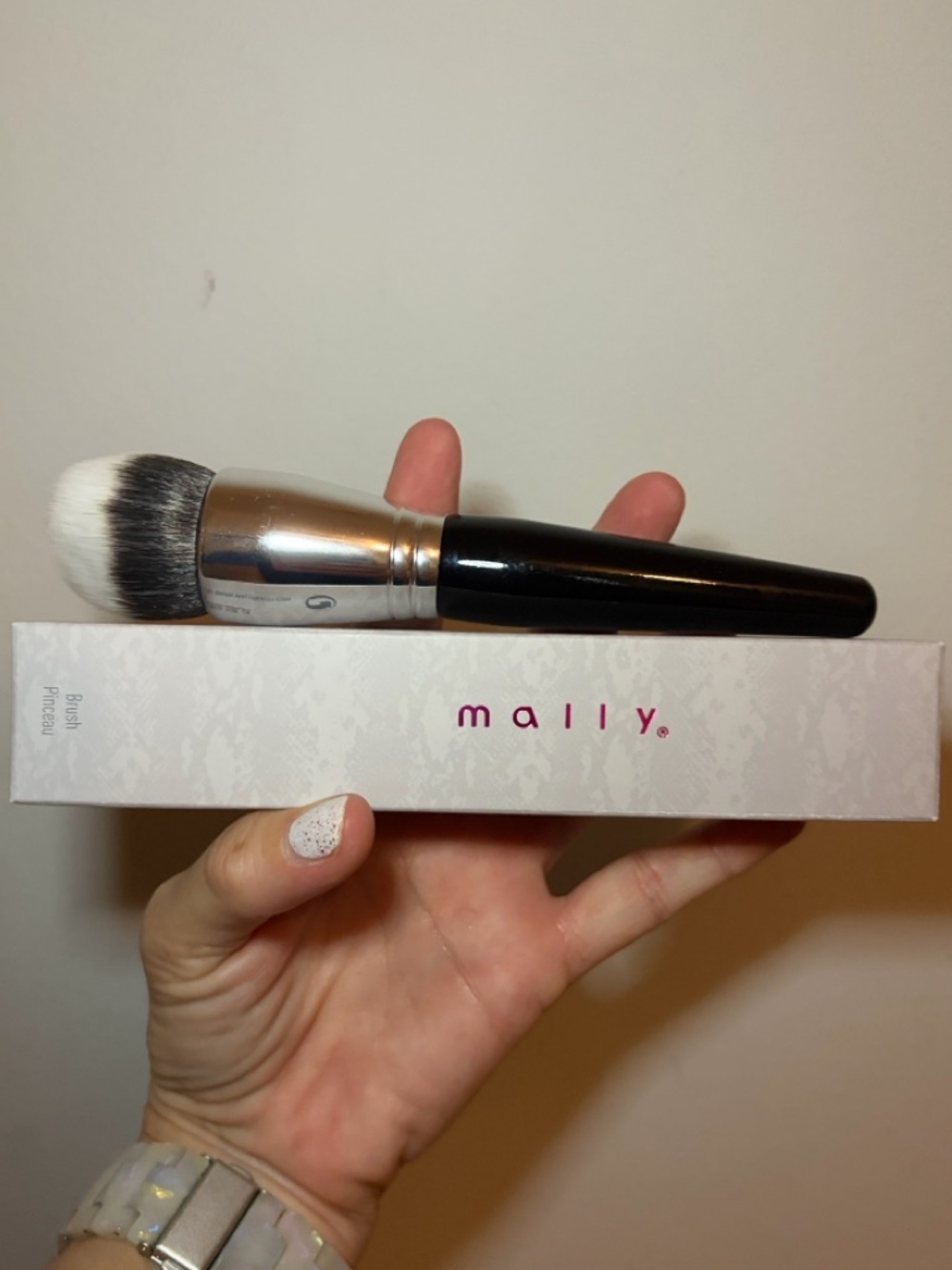 Mally Beauty Kabuki Foundation Brush - Black Handle with White-Tipped Bristles